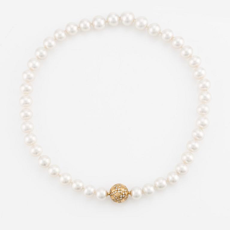 Pärlcollier, odlade Söderhavspärlor, bajonettlås 18K guld med briljantslipade diamanter.