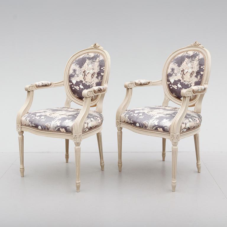 KARMSTOLAR, 1 par, gustaviansk stil, 1900-talets första hälft.