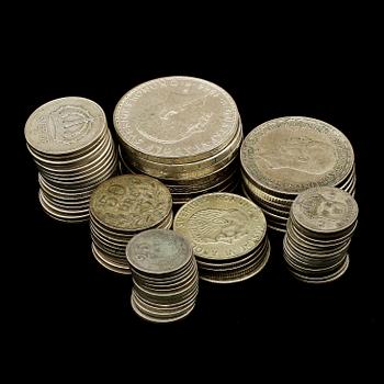 MYNT, 79 st, mestadels silver, Sverige, 1800/1900-tal. Vikt ca 500 g.