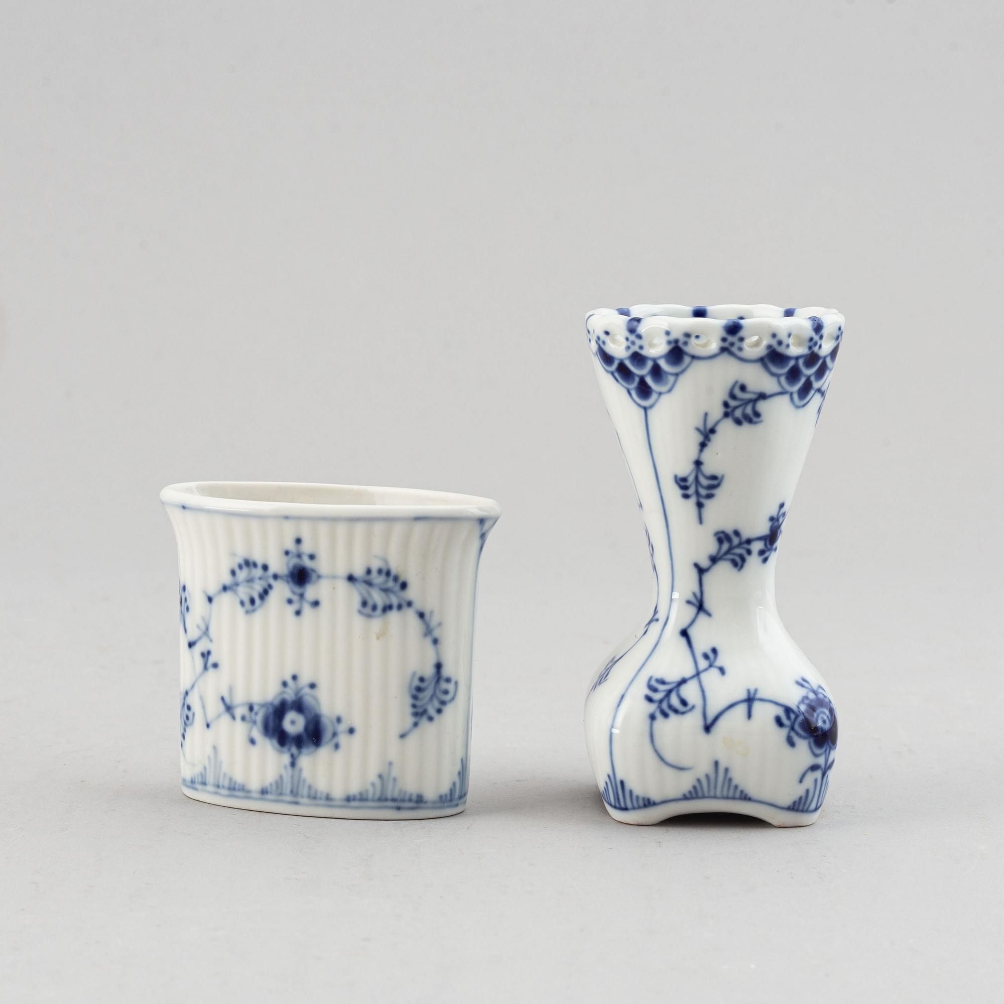 A mixed lot of Royal Copenhagen "Blue Fluted" porcelain 27 parts.