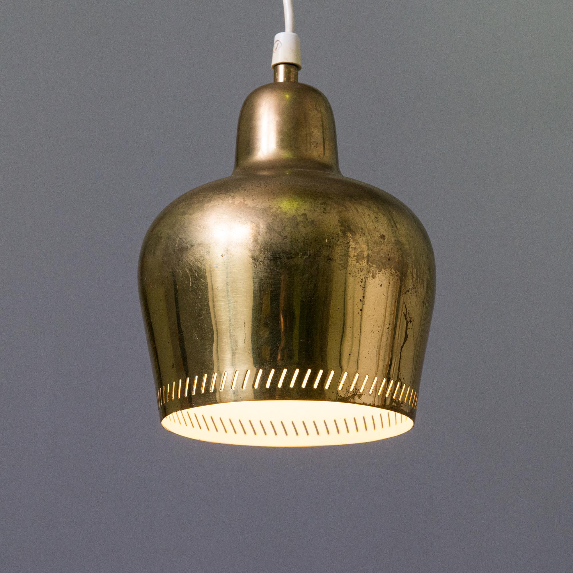 Paavo Tynell, taklampa, modell 1699, Idman 1900-talets mitt.