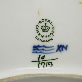 36 pieces of "Blå Blomst" porcelain from Royal Copenhagen, 20th century.