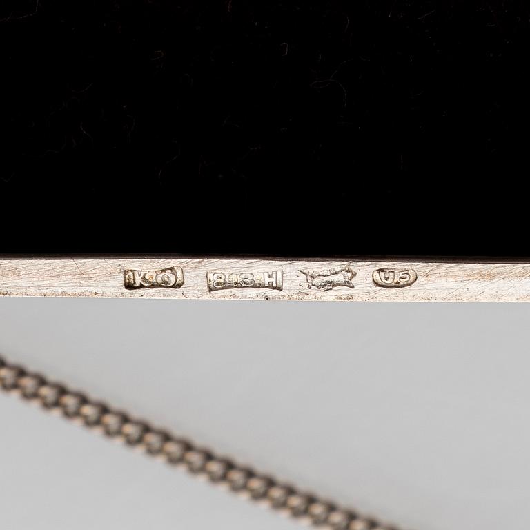 A set of two silver evening cases, A. Feltmarsch, Hanko, 1921 ja Karl Viktor Öberg, Hanko, 1925.