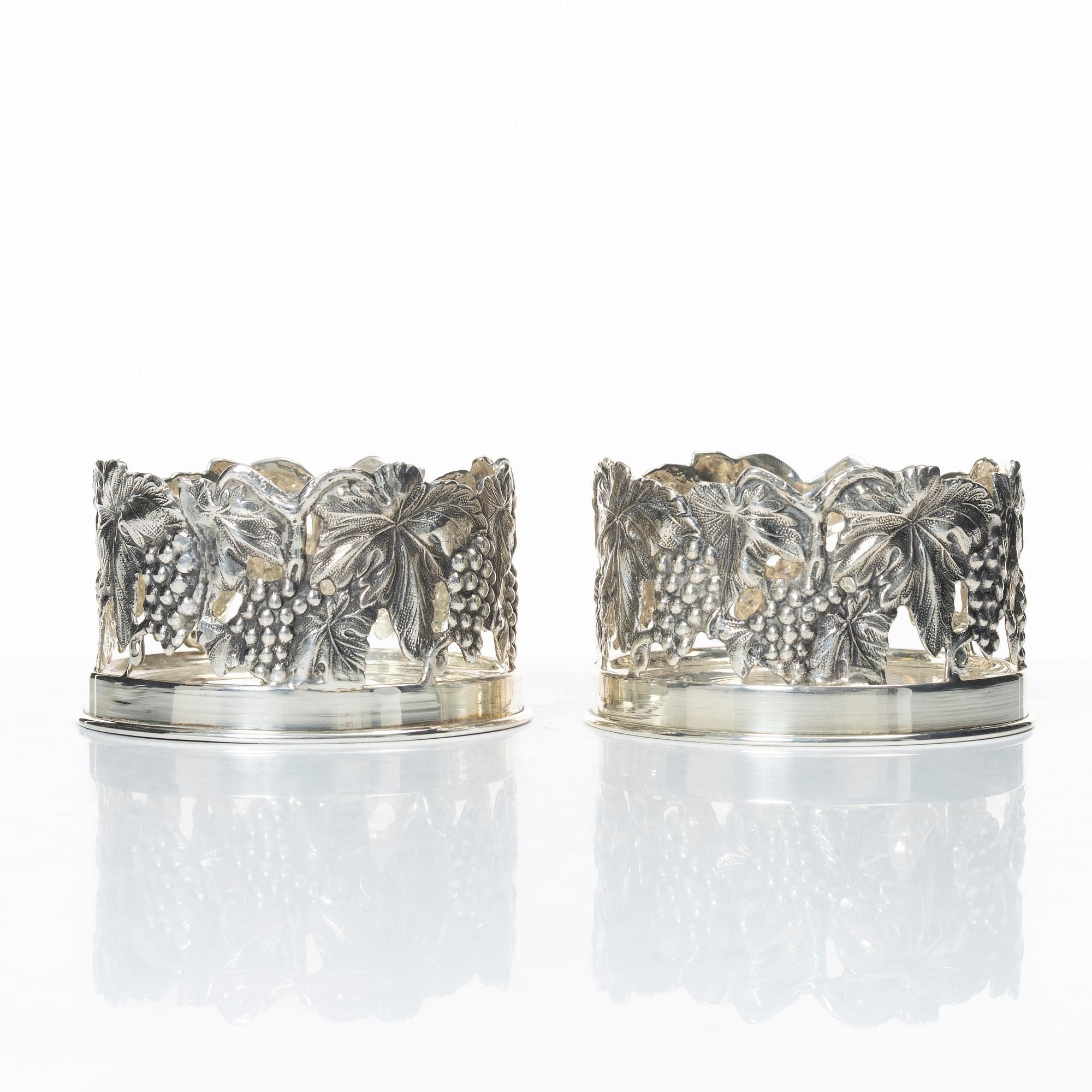 Coasters, ett par, silver, 1900-talets andra hälft.