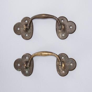 HANDTAG, ett par, brons, 1700-tal.