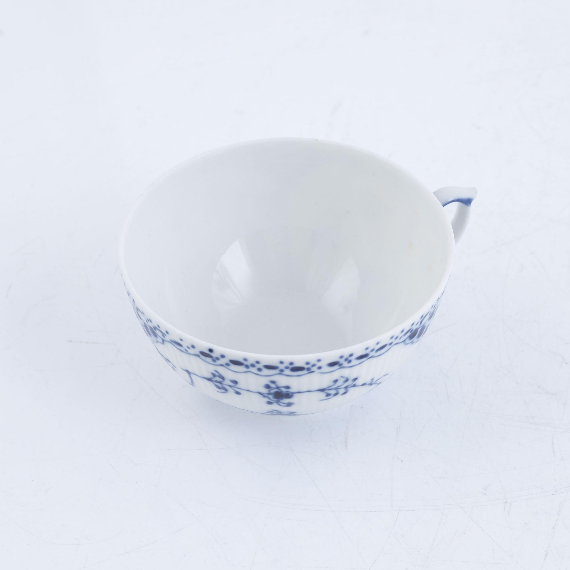 Service parts, 12 pcs, "Musselmalet", Royal Copenhagen, Denmark.