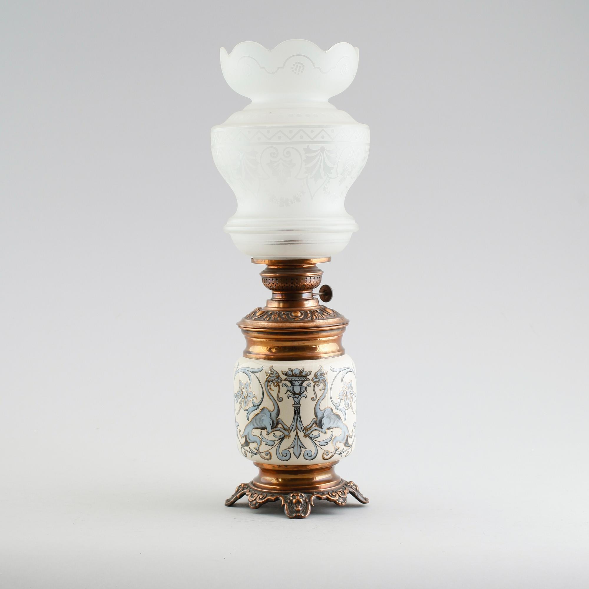 FOTOGENLAMPA, majolika och metall, tidigt 1900-tal.