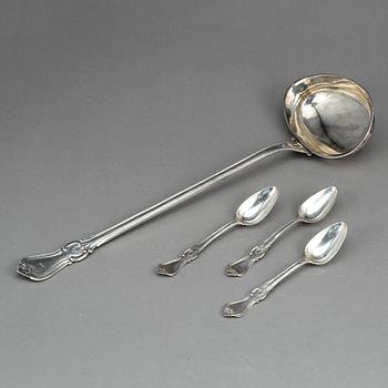 SOPPSLEV samt DESSERTSKEDAR, 1+3 "Olga", Kristianstad, 1855 och 1888. Vikt ca 308 gram.