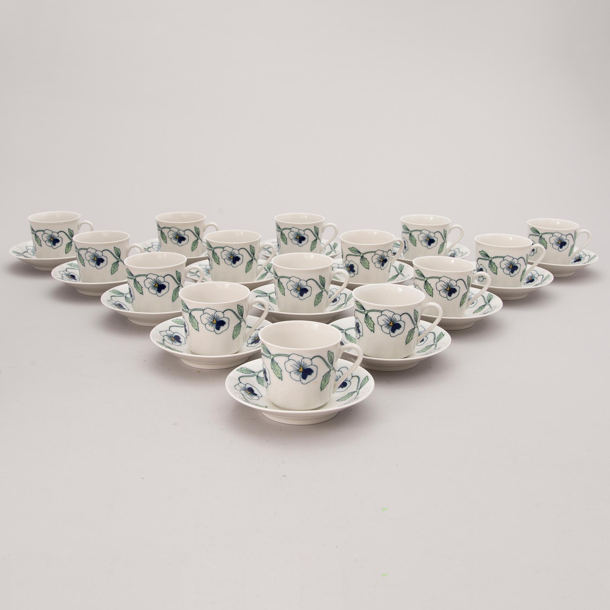 SYLVIA LEUCHOVIUS, 84 osaa, posliinia, "Sylvia", Juhla-astiasto, Rörstrand, 1900-luvun loppupuoli.