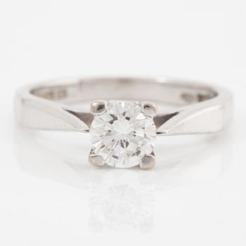 Ring 18K white gold set with a round brilliant-cut diamond.