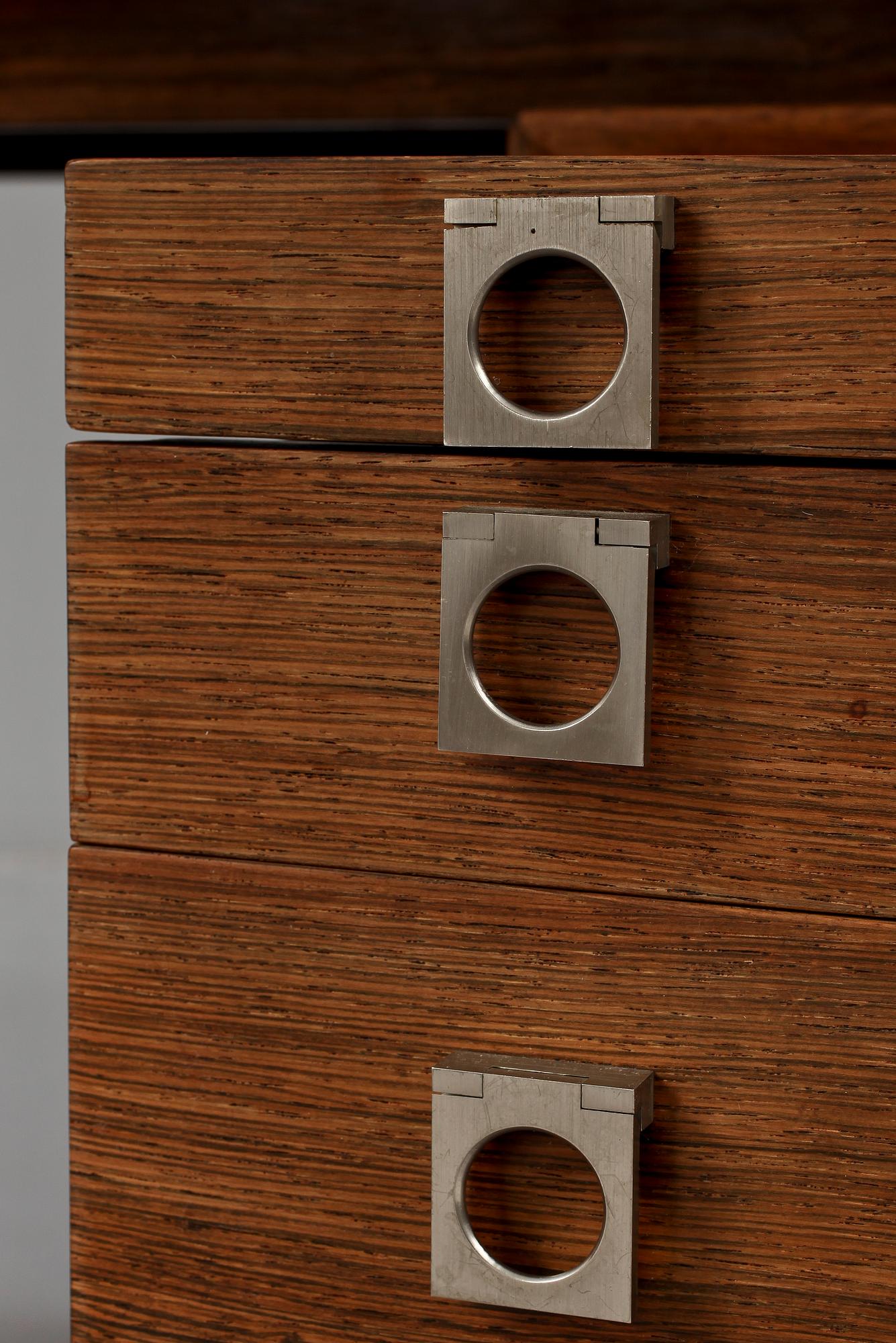 SKRIVBORD, Arne Vodder, Sibast, Danmark, 1900-talets tredje kvartal.