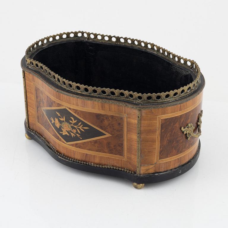 A Louis XV style jardiniere, circa 1900.