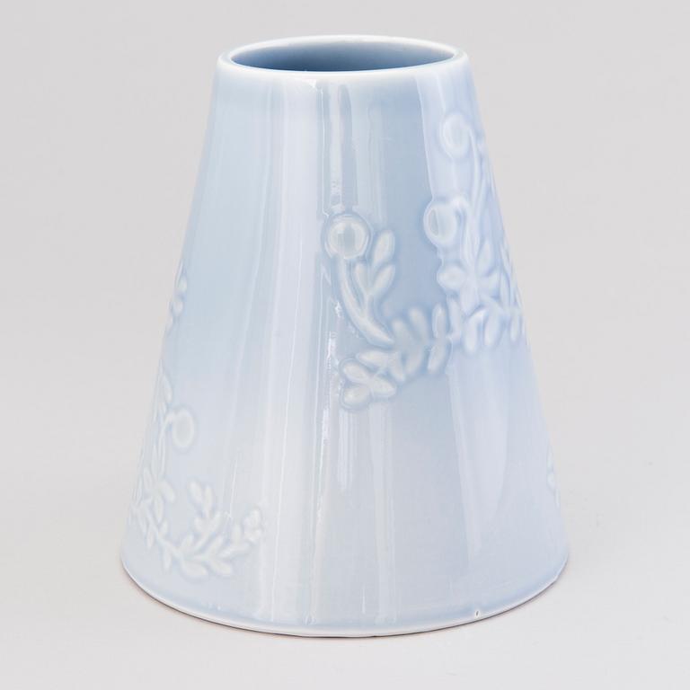 HEINI RIITAHUHTA, a 'Blue cranberry' porcelain vase signed Heini Riitahuhta 2005.