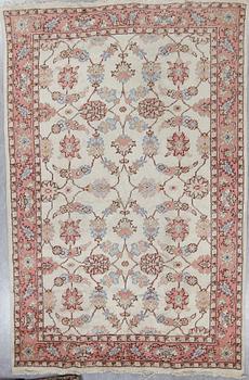 MATTA, semiantik Turkisk, sannolikt Ushak, ca 357x232 cm.