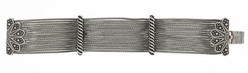 ARMSMYCKE, låghaltigt silver, Pierre Lorion, Sylvia Karels, Paris. 1900-talets senare hälft.