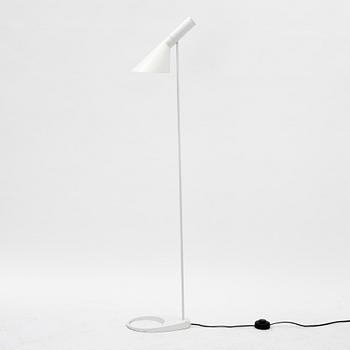 Arne Jacobsen, golvlampa, "AJ", Louis Poulsen, Danmark.