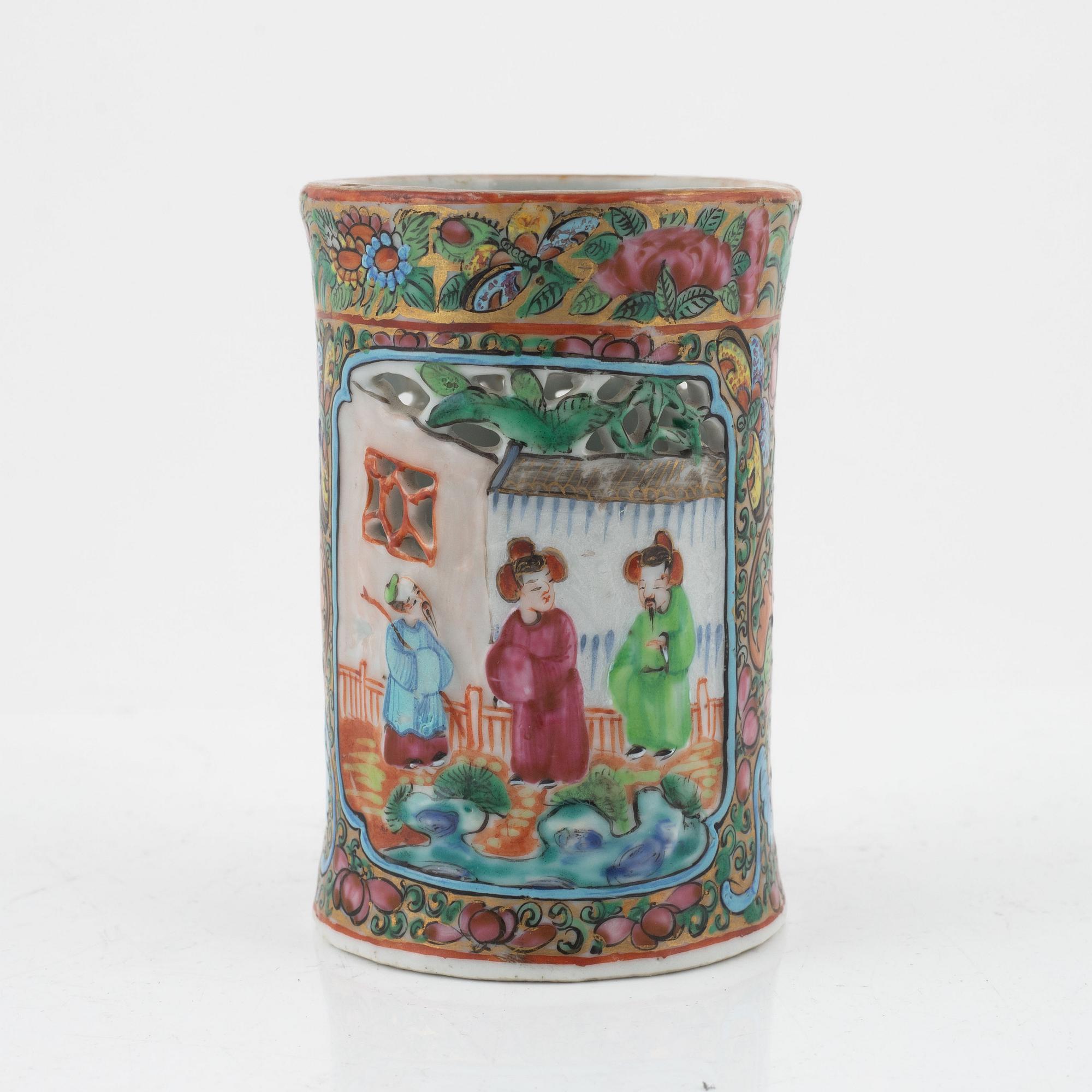 A pierced Chinese Canton vase, 19th century.