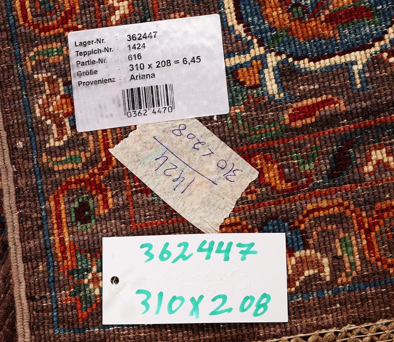 A carpet, Ziegler Ariana, c. 310 x 208 cm.