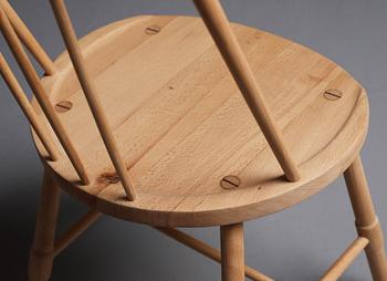 HANS J WEGNER, två Windsor-stolar, Fritz Hansen, Danmark, 1940-50-tal.