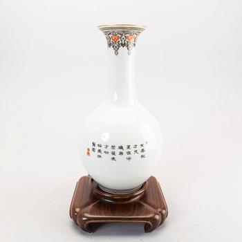 A finely painted Chinese vase, 20th Century.