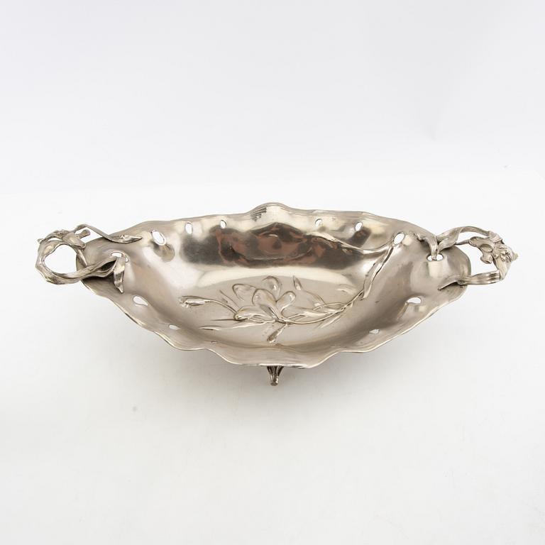 Skål på fot samt skål Jugend nysilver och glas 1900-talets början.