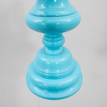 Table lamps, a pair from the later part of the 20th century.