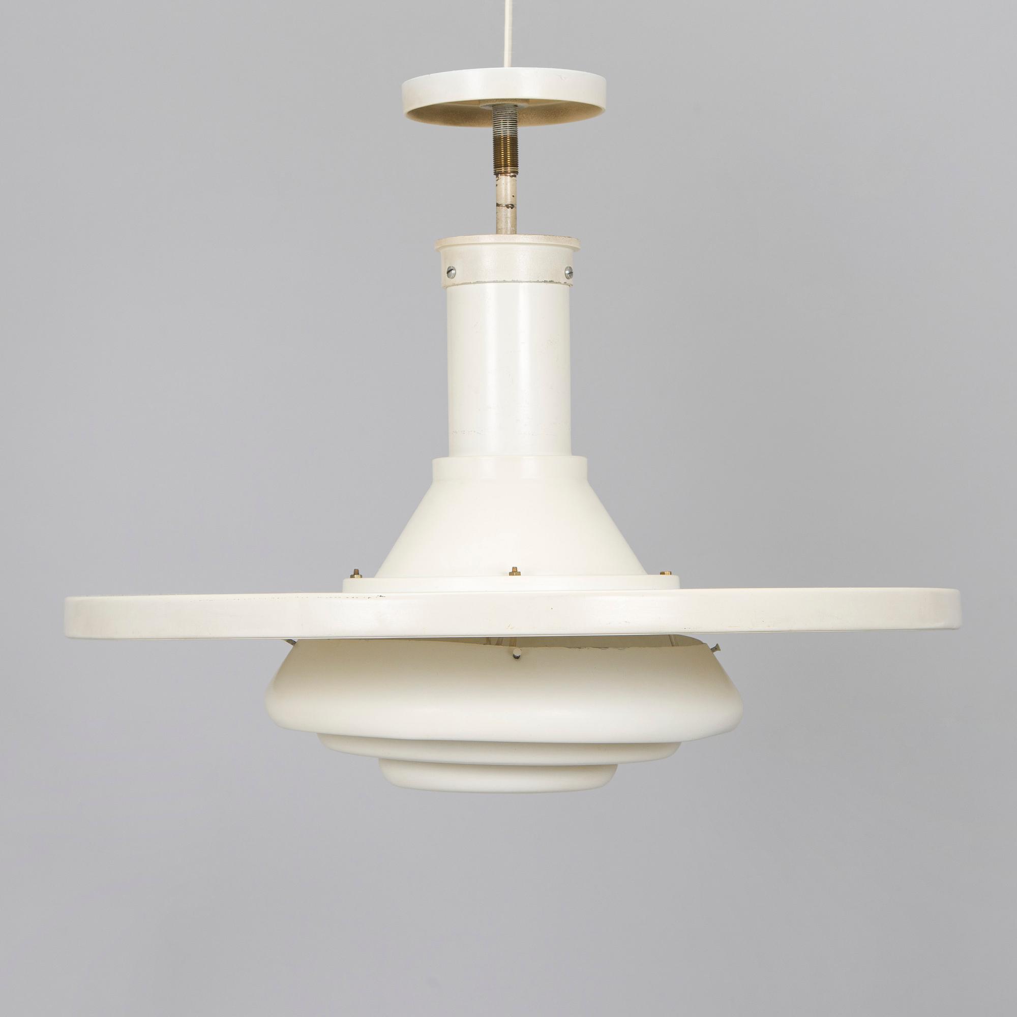 Alvar Aalto, taklampa, modell A 337, "Flygande tefat", Valaistustyö.