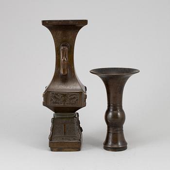 Two bronze vases, Qing dynasty.