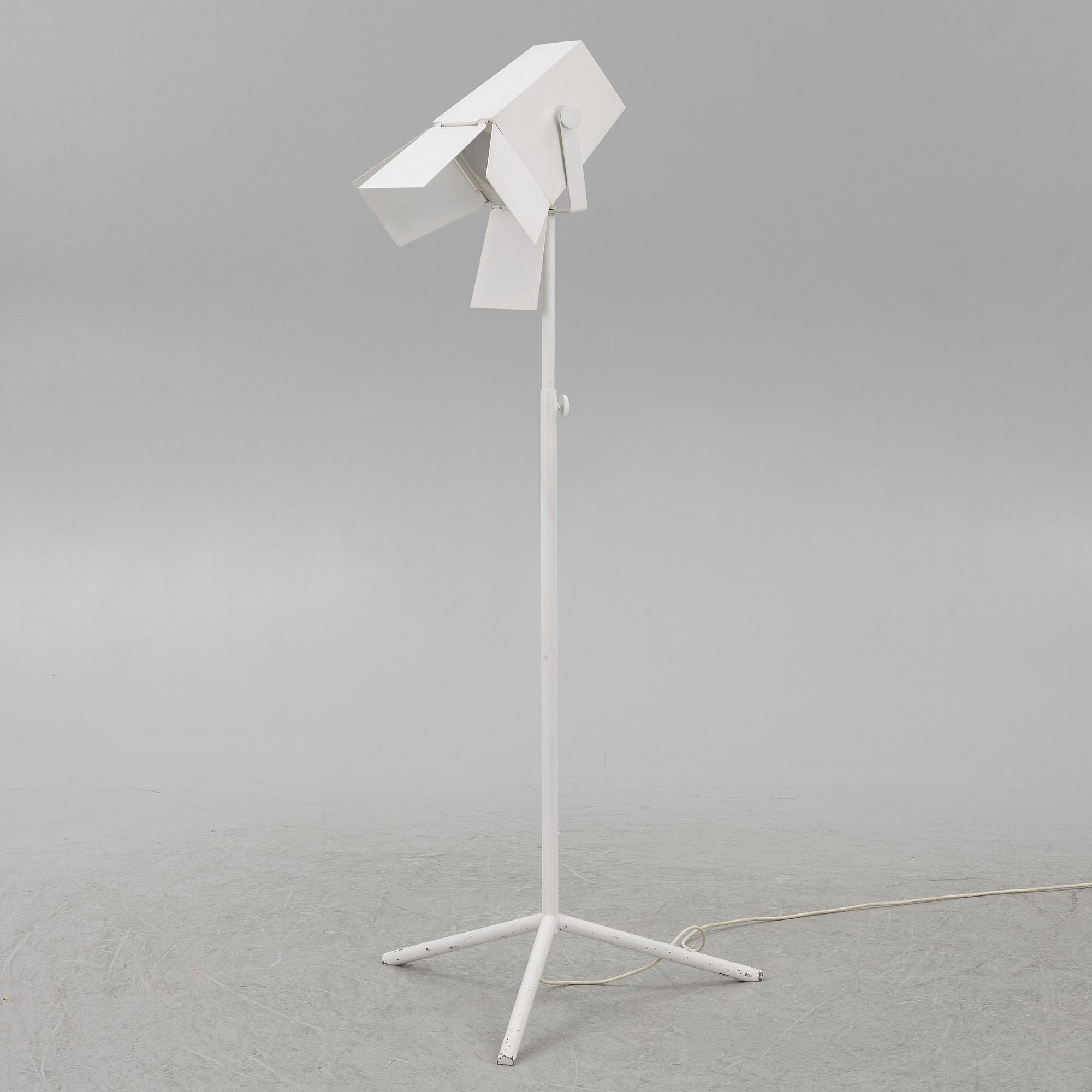 Thomas Bernstrand & Mattias Ståhlbom, golvlampa, "Foto". samtida.