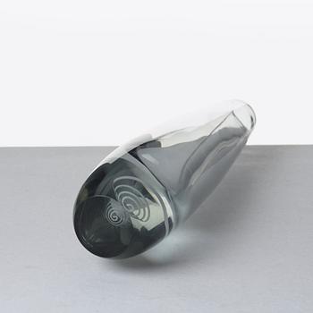 Gunnel Nyman, a "Serpentine", glass vase, Nuutajärvi Notsjö, Finland 1958.