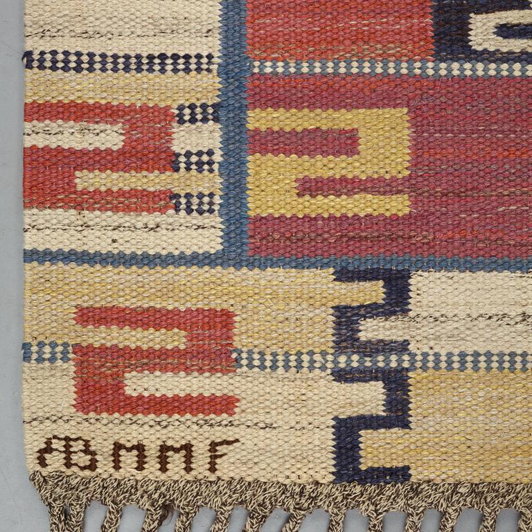 Märta Måås-Fjetterström, a carpet, "Röda Esset", flat weave, ca 304,5 x 200-201,5 cm, signed AB MMF.