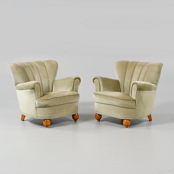 FÅTÖLJER, ett par, omkring 1900-talets mitt.