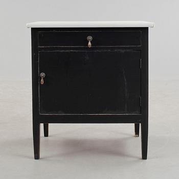 SÄNGBORD, 1900-talets början.