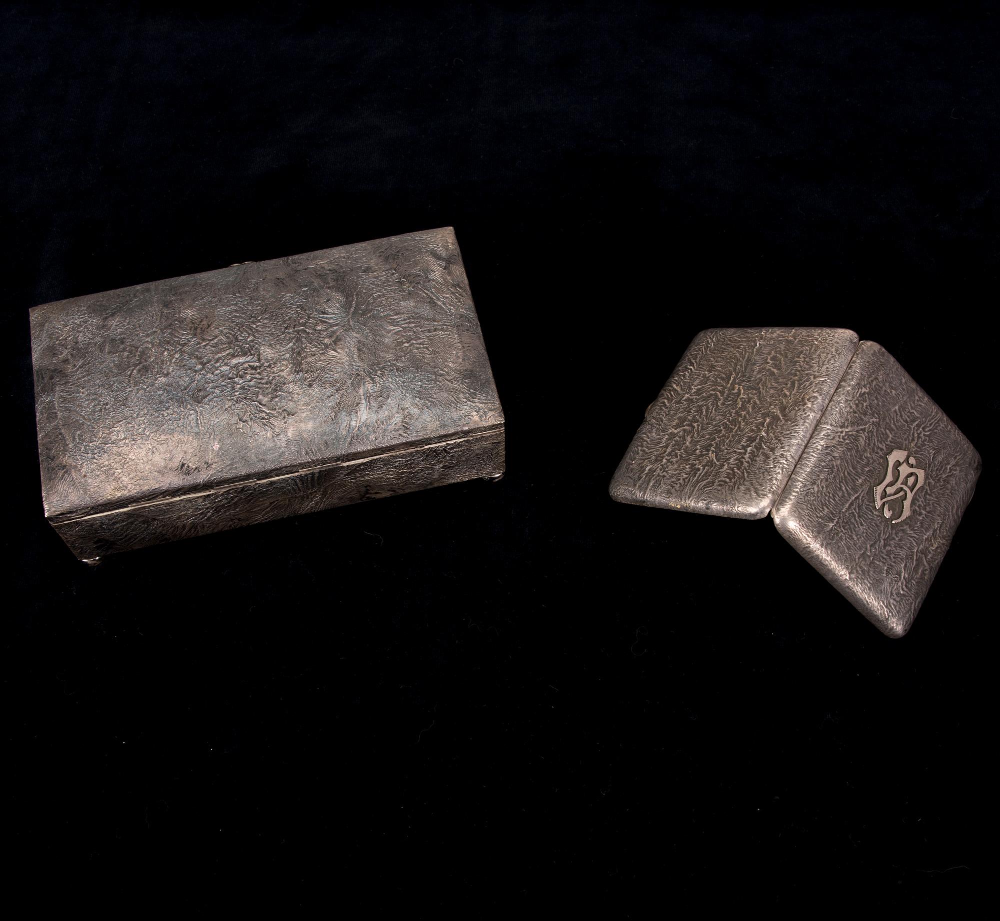 SKRIN och CIGARETTETUI, silver, Auran Kultaseppä, Åbo 1957 och Helsingfors 1929.