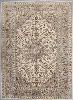 A KESHAN RUG, 342 x 250 cm.