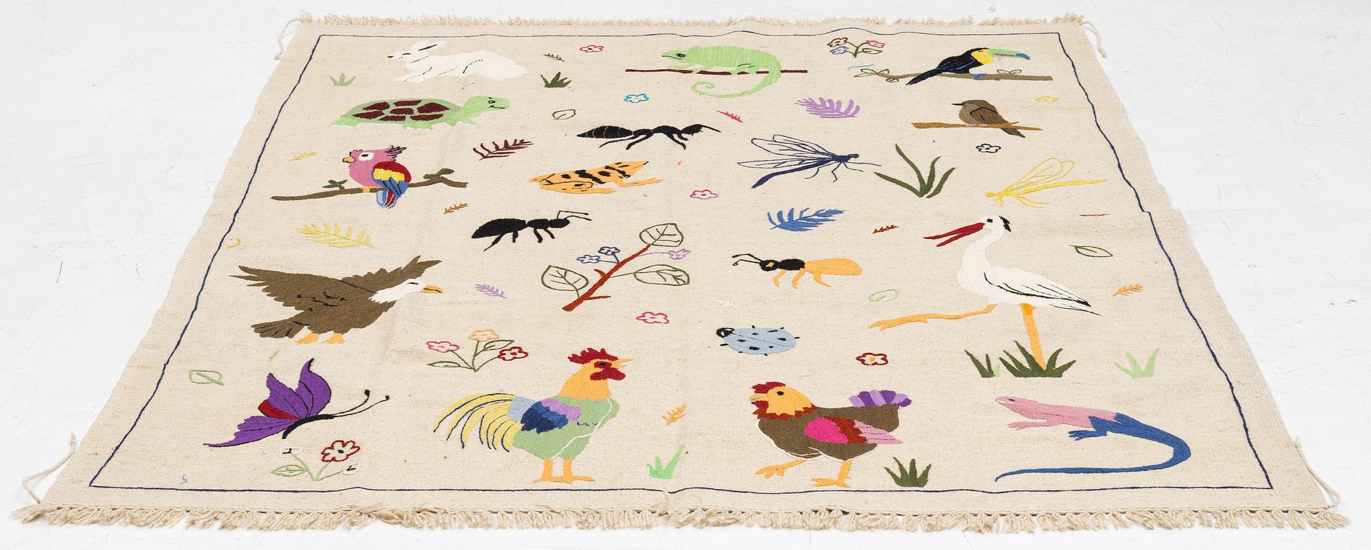 Matta, handbroderad Kelim, ca 220 x 173 cm.