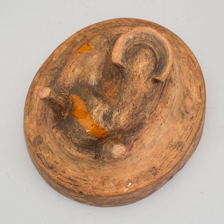 ALADÅBFORM samt FIGURIN, keramik, möjligen Höganäs, 1800-tal.