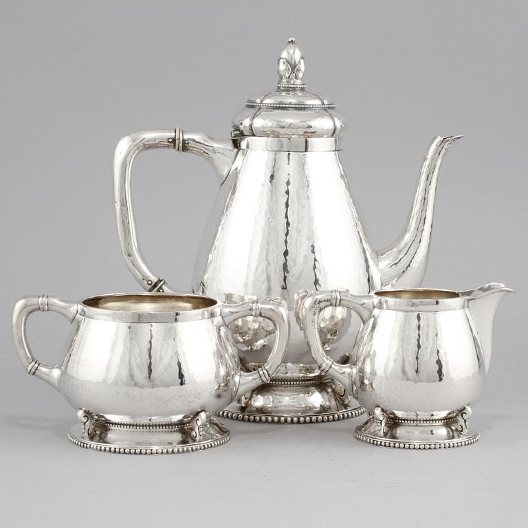 KAFFESERVIS, 3 delar, silver, svenska importstämplar, 1900-talets första kvartal. Vikt 1032 g.