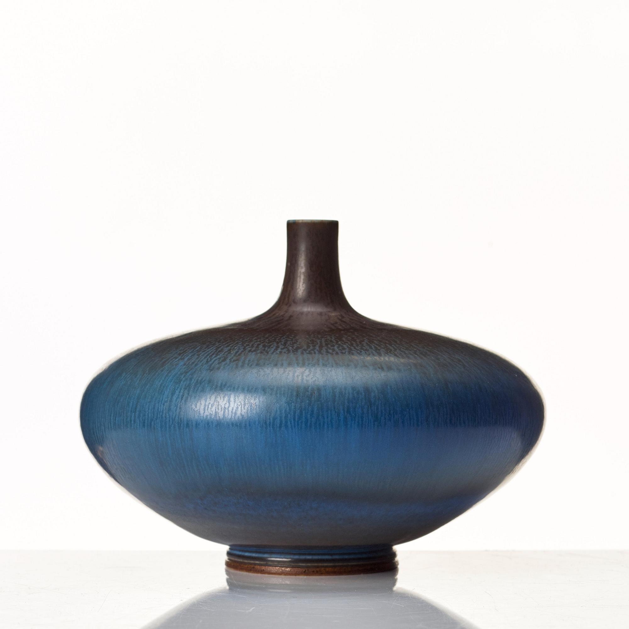 Berndt Friberg, a stoneware vase, Gustavsberg studio, Sweden 1969.