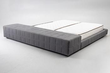 Giuseppe Viganò, a 'Squaring' bed, Bonaldo, Italy.