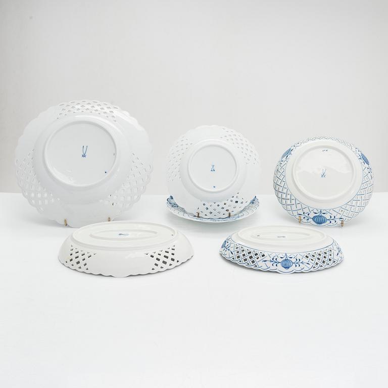 Servisdelar, 6 st, porslin, "Zwiebelmuster/Lökmönstret, Meissen, 1900-talets första hälft.