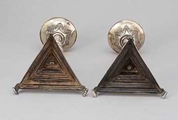 LJUSSTAKAR ett par, silver, icke identifierad mästarstämpel, sannolikt Spanien eller Sydamerika 1700-tal.