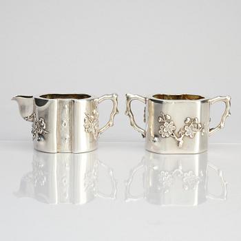 Teservis, fyra delar, silver. Hung Chong & Co, Shanghai, 1900-tal.