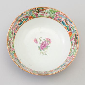 A famille rose porcelain bowl, Canton, Qing dynasty, 19th century.