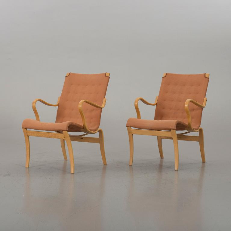 A PAIR OF BRUNO MATHSSON "MINA" ARMCHAIRS, Bruno Mathsson International.