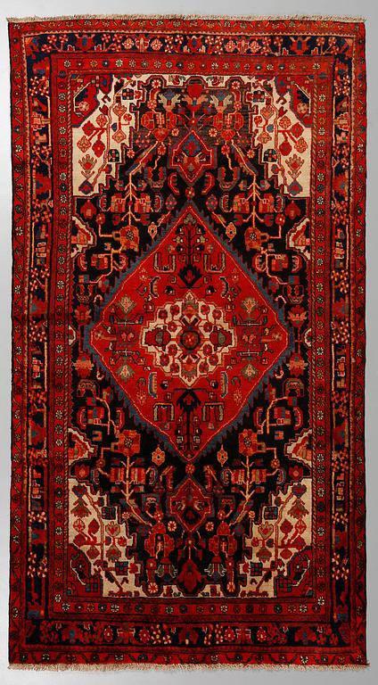MATTA, Nahavand, sent 1900-tal, ca 285x155 cm.
