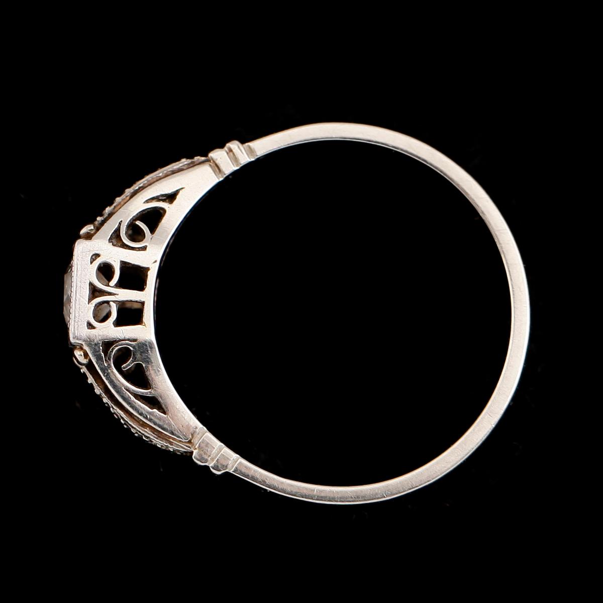 RING, 14 k vitguld, gammalslipad diamant ca 0.25 ct. Vikt ca 2 g.