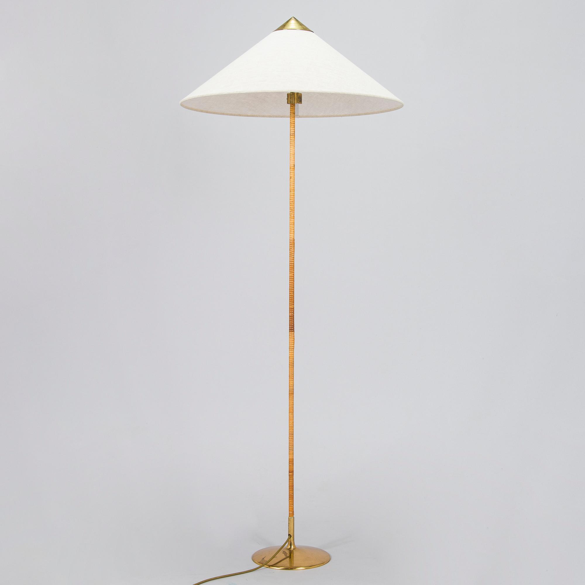 Paavo Tynell, A mid-20th Century floor lamp model 9602 for Taito, Finland.