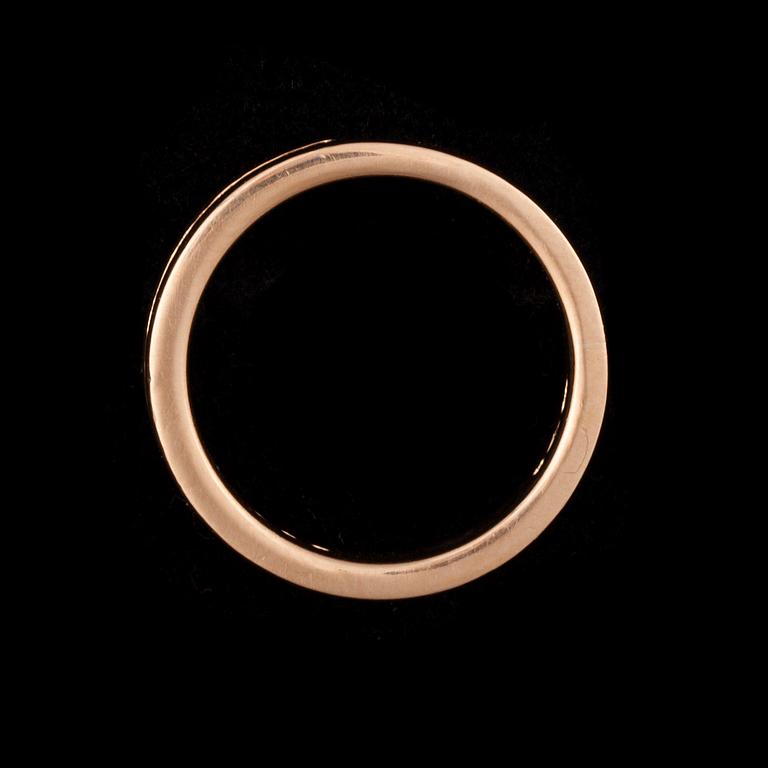 RING, 18K guld, briljantslipade diamanter tot. ca 0,30 ct. A. Tillander kontrollstämplar. Vikt 8,4 g.