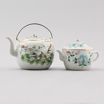 TEKANNOR, 2 st, porslin, Kina, 1800-/1900-tal.